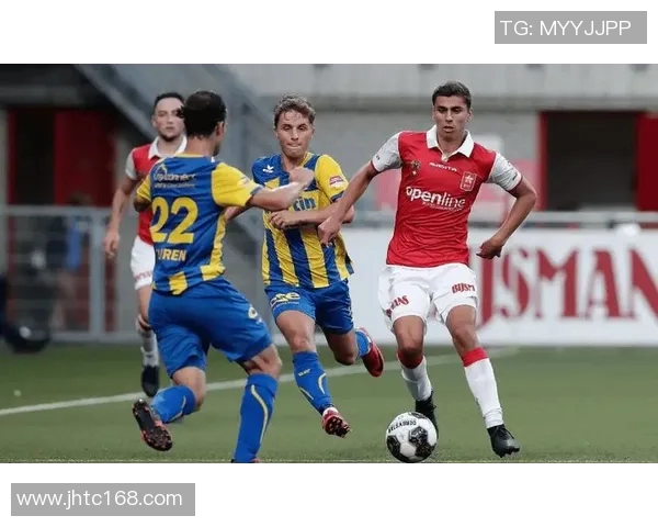 埃因霍温青年队与坎布尔激战正酣精彩瞬间回顾与分析